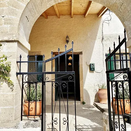 The House With The Arches *