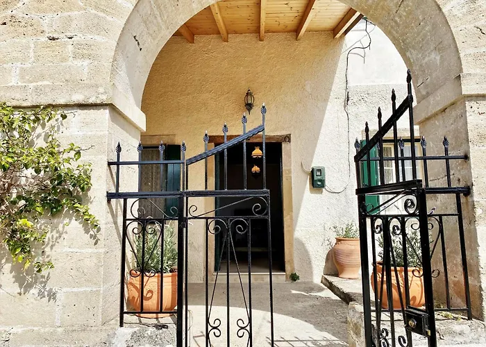 The House With The Arches *