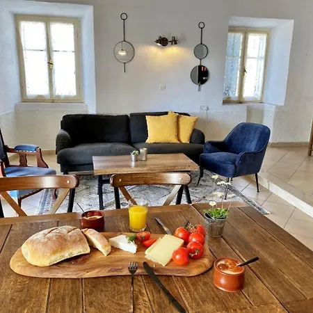 The House With The Arches 펜션